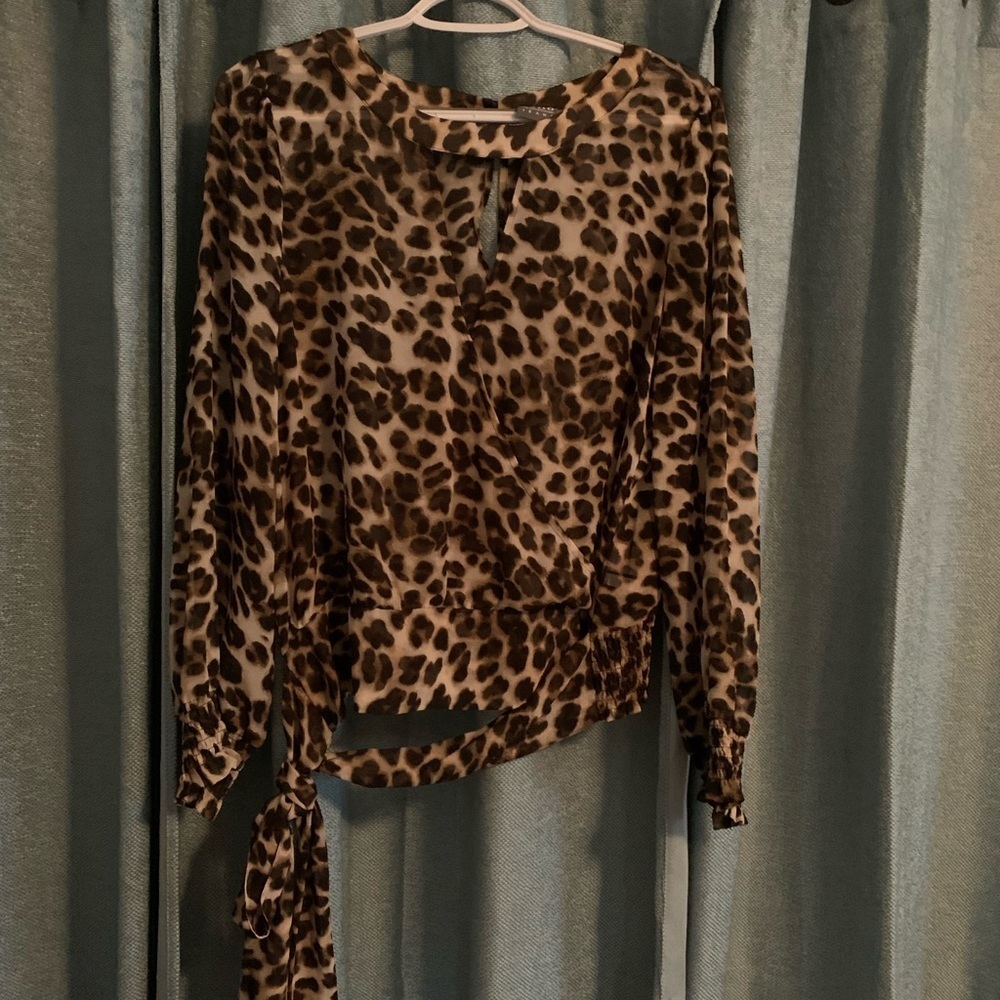 NWOT Mock Wrap Print Top
